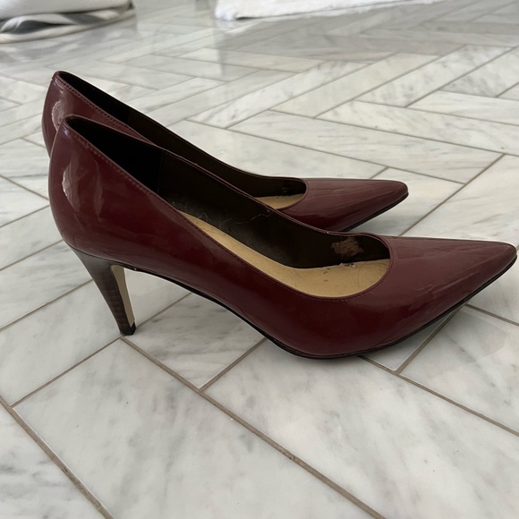 Cole Haan pumps in maroon patent leather - Picture 2 of 6